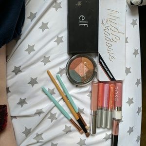 Makeup bundle